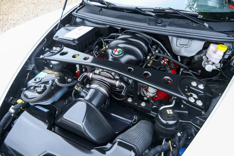 Alfa Romeo 8C Spider "Less than 9.800 kilometers" 4