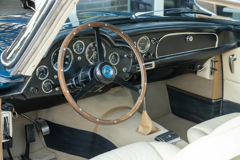 Aston Martin DB4 Vantage SS Series 4 LHD "Lyon heritage" 3