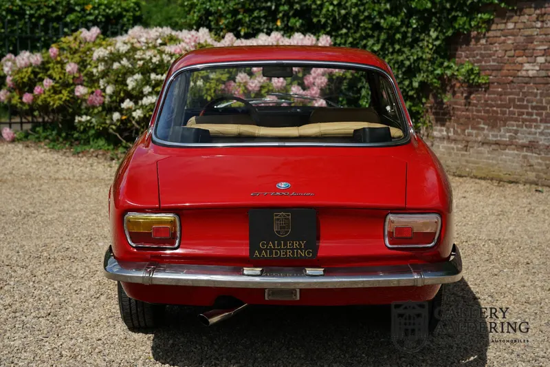 Alfa Romeo GT 1300 Junior Unificato 12