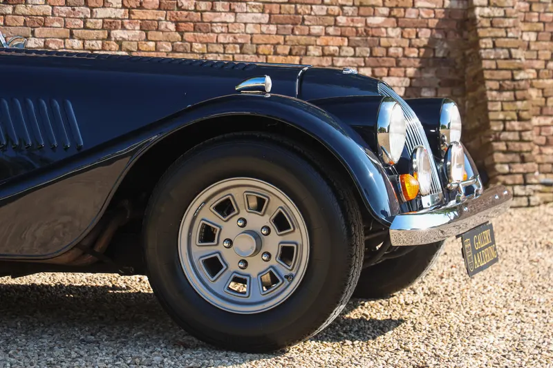 Morgan Plus 8 Carburetors and 5-speed 11