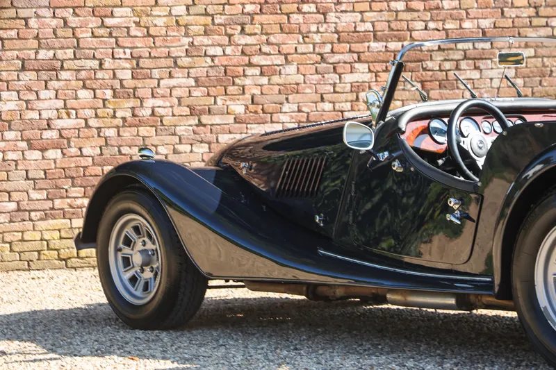 Morgan Plus 8 Carburetors and 5-speed 12