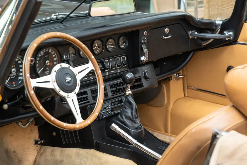 Jaguar E-Type V12 Series 3 Convertible "Manual transmission" 3