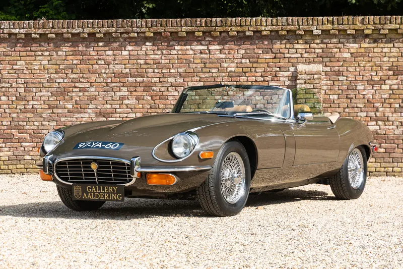 Jaguar E-Type V12 Series 3 Convertible "Manual transmission" 12