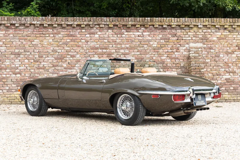 Jaguar E-Type V12 Series 3 Convertible "Manual transmission" 2