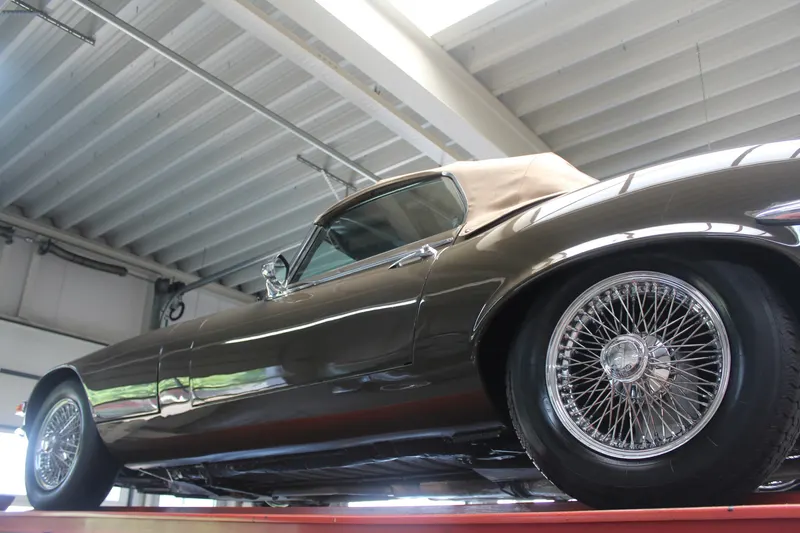 Jaguar E-Type V12 Series 3 Convertible "Manual transmission" 7
