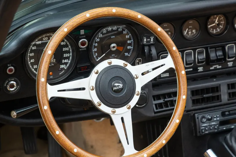 Jaguar E-Type V12 Series 3 Convertible "Manual transmission" 9