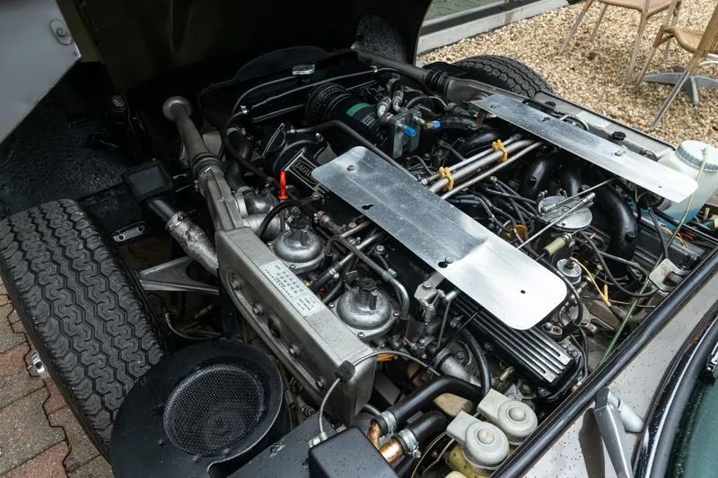 Jaguar E-Type V12 Series 3 Convertible "Manual transmission" 4
