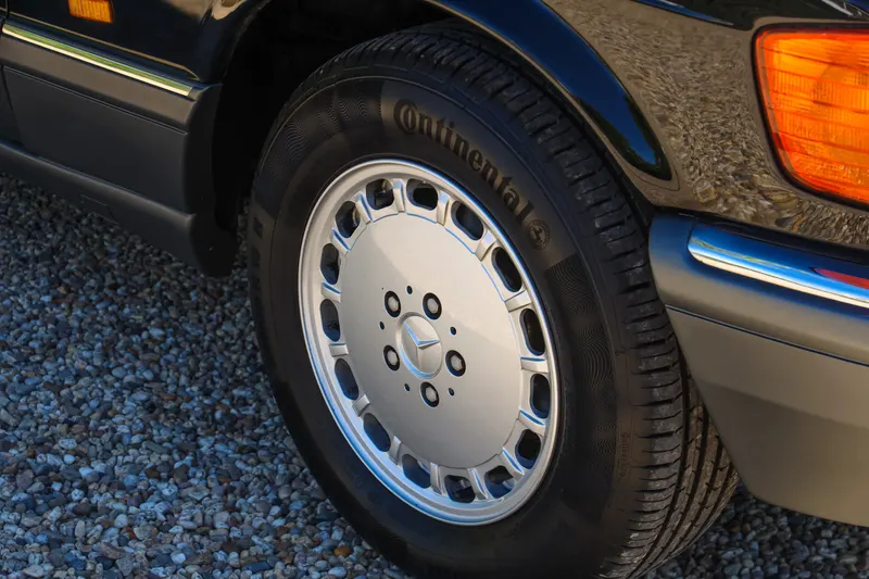 Mercedes-Benz 560 SEC "Well documented" 11