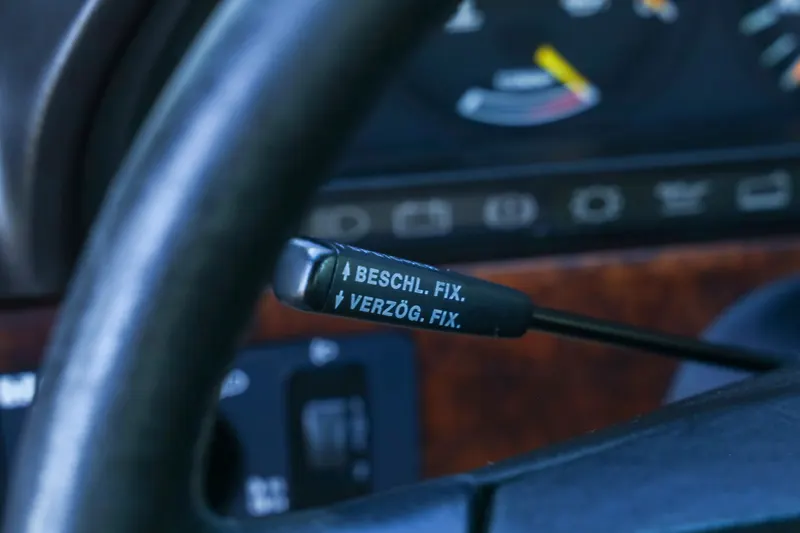 Mercedes-Benz 560 SEC "Well documented" 9