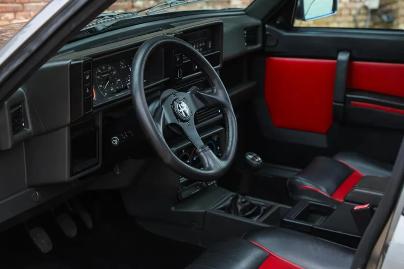 Alfa Romeo 75 3.0 V6 "Restored and rebuilt" 3