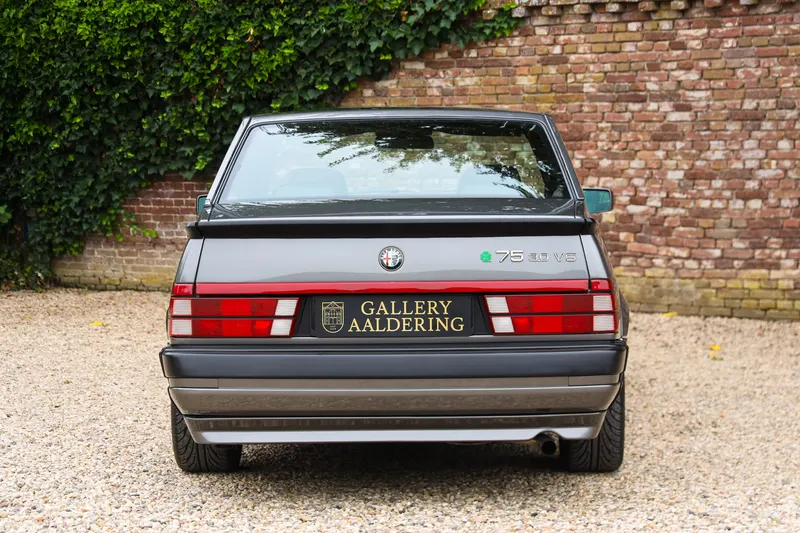 Alfa Romeo 75 3.0 V6 "Restored and rebuilt" 6