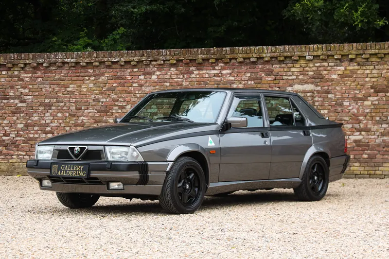 Alfa Romeo 75 3.0 V6 "Restored and rebuilt" 10