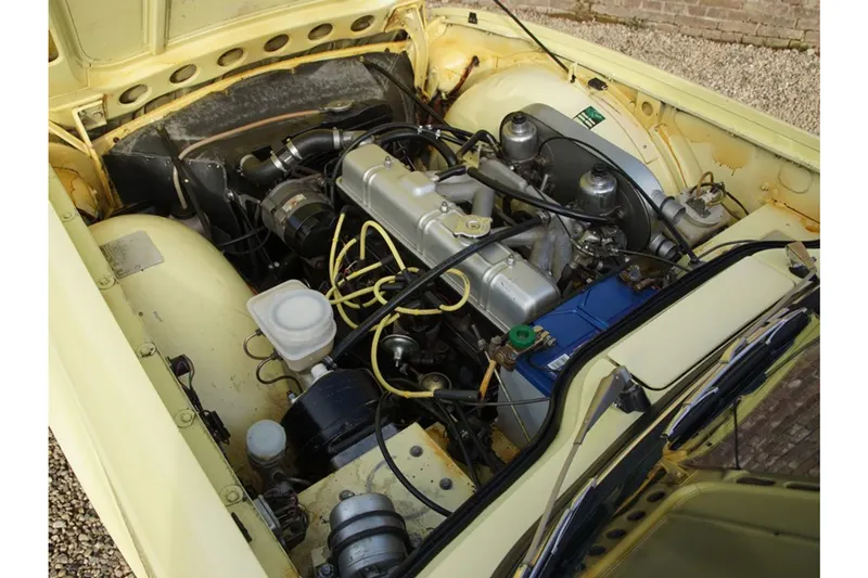 Triumph TR6 Overdrive Most original 11
