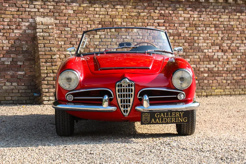 Alfa Romeo Giulia 1600 Spider Veloce "Older restoration" 7