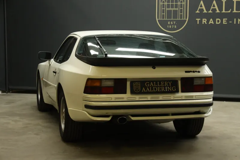Porsche 944 2.5 Coupé Alpinweiß 6