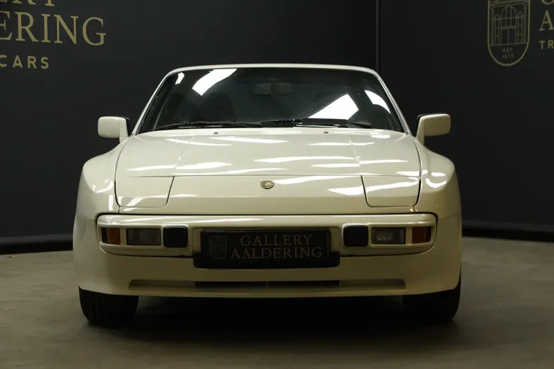 Porsche 944 2.5 Coupé Alpinweiß 8