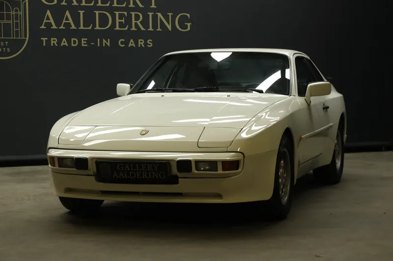Porsche 944 2.5 Coupé Alpinweiß 10