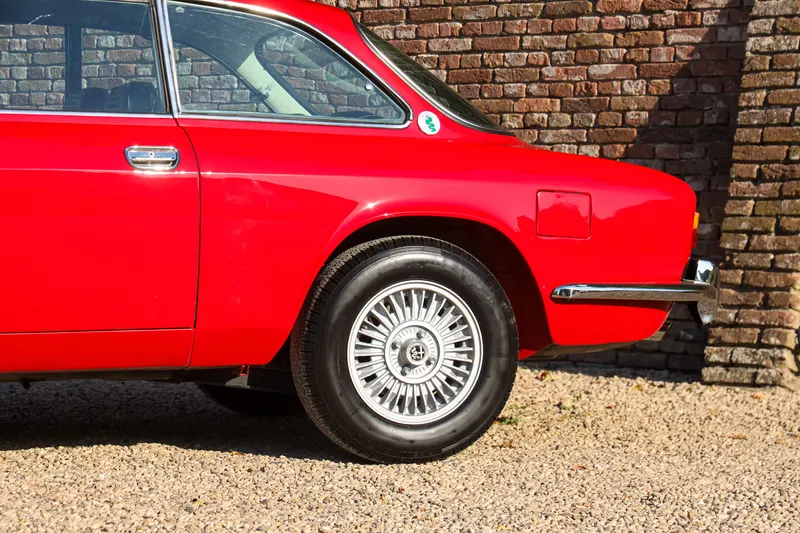 Alfa Romeo 2000 GTV Bertone “In the shadow of Mount Etna” 9