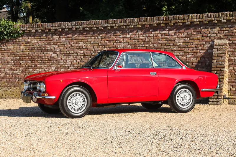 Alfa Romeo 2000 GTV Bertone “In the shadow of Mount Etna” 13