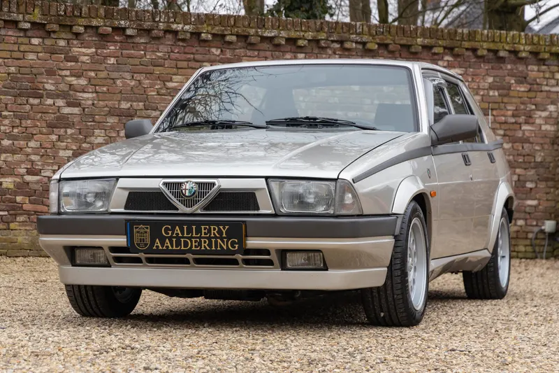 Alfa Romeo 75 2.0 Twin Spark "Nicely preserved" 6