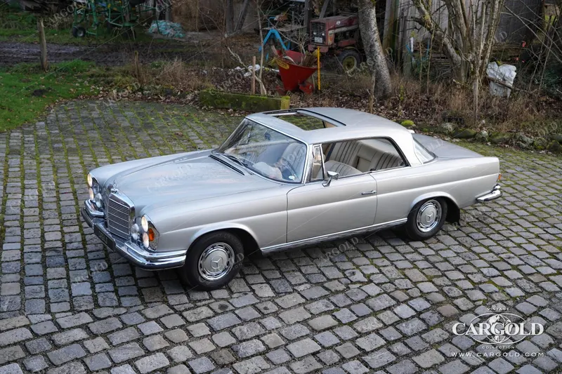 Mercedes-Benz 280 SE Coupé 13