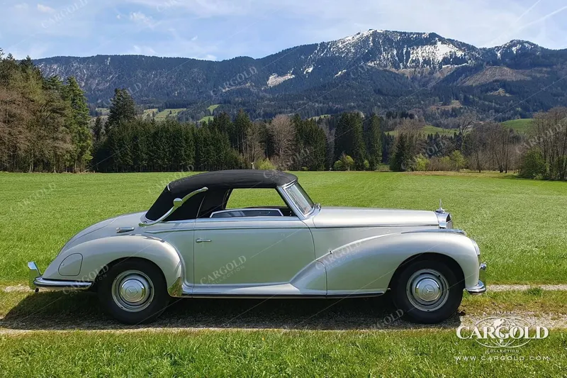 Mercedes-Benz 300 S 10
