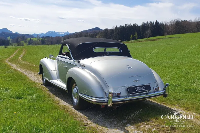Mercedes-Benz 300 S 8