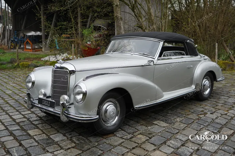Mercedes-Benz 300 S 12