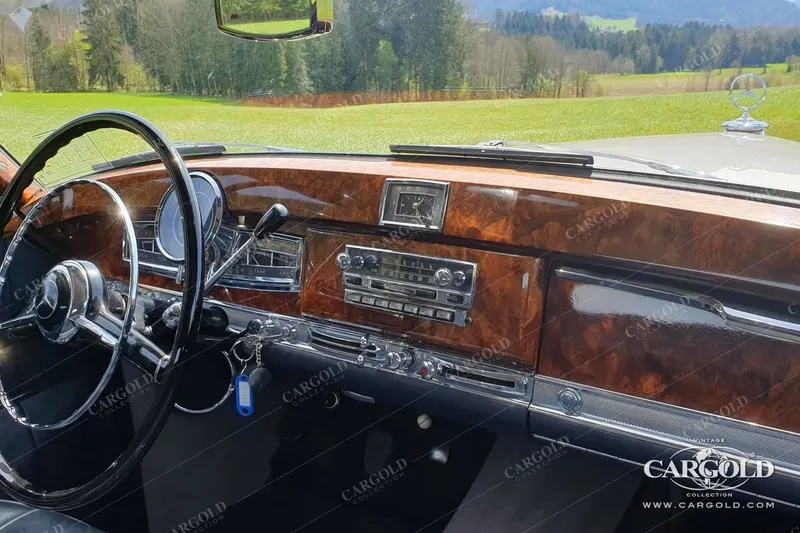 Mercedes-Benz 300 S 9
