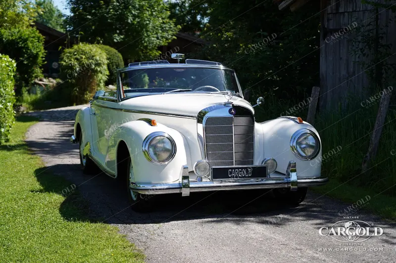 Mercedes-Benz 300 S Roadster 4