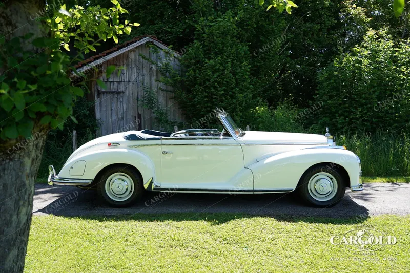 Mercedes-Benz 300 S Roadster 7