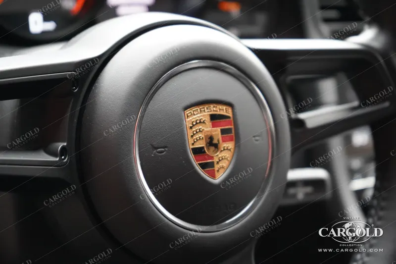 Porsche 991 GT3 Touring 12