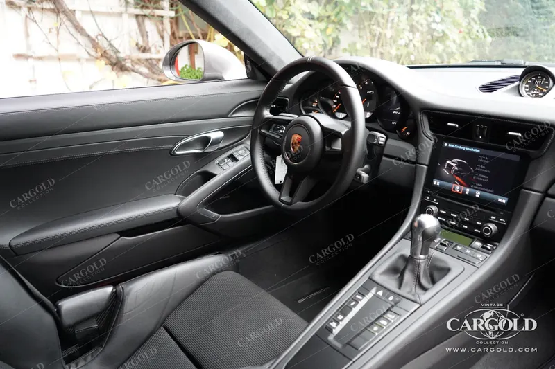 Porsche 991 GT3 Touring 3