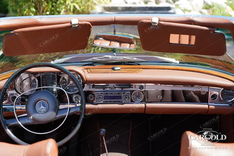 Mercedes-Benz 280 SL Pagode 13