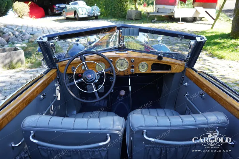 853 Sport Cabriolet 11