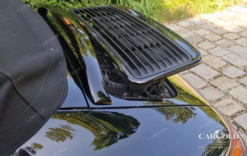 Porsche 911 Carrera 2 Cabrio (993) 8