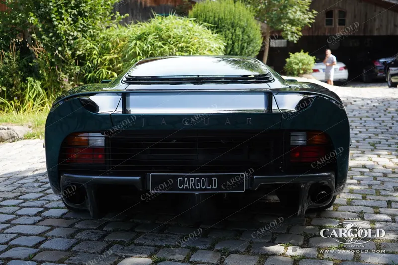 Jaguar XJ 220 8