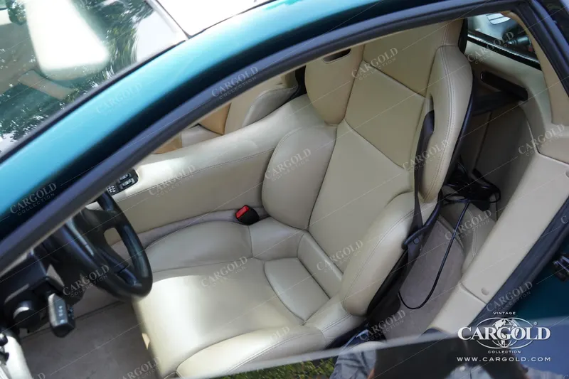Jaguar XJ 220 3