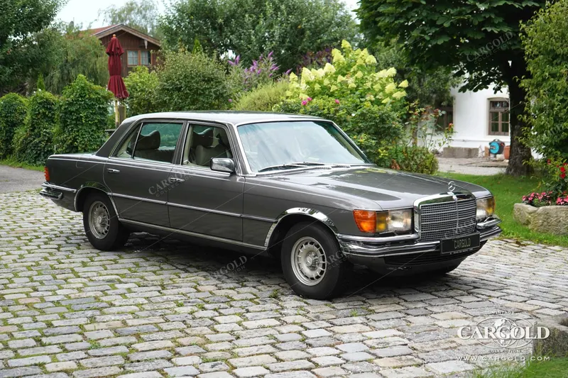 Mercedes-Benz 450 SEL 6.9 2