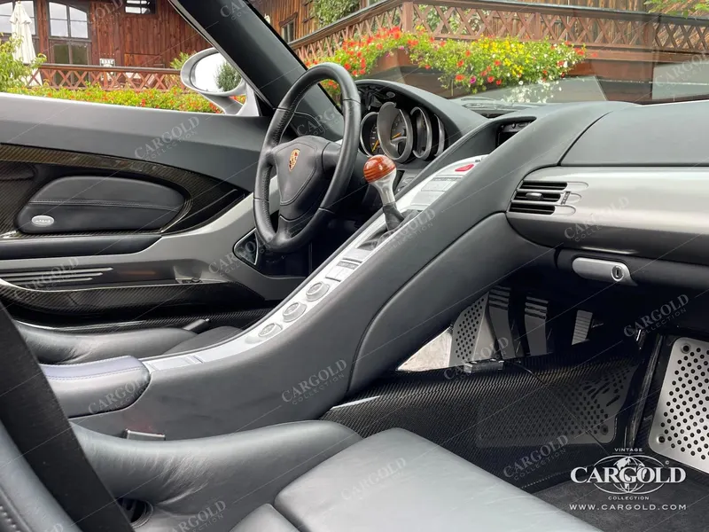 Porsche Carrera GT 13