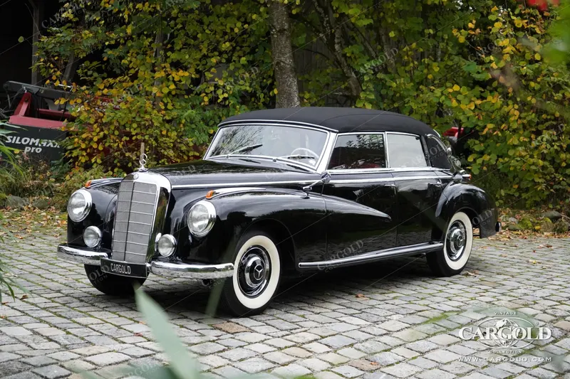 Mercedes-Benz 300 Adenauer Cabriolet D 11