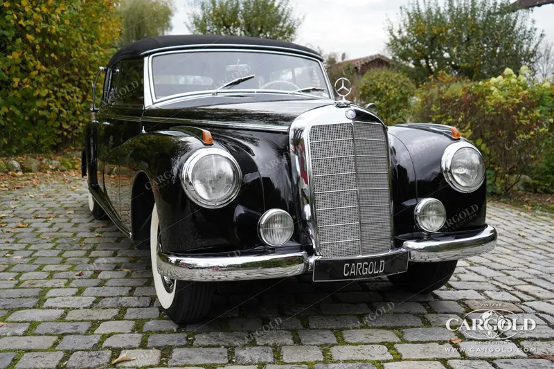 Mercedes-Benz 300 Adenauer Cabriolet D 13