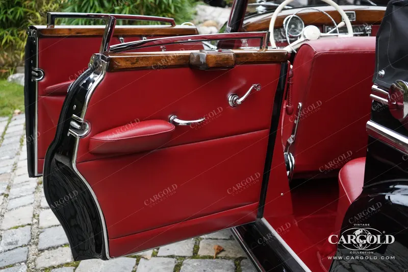 Mercedes-Benz 300 Adenauer Cabriolet D 9