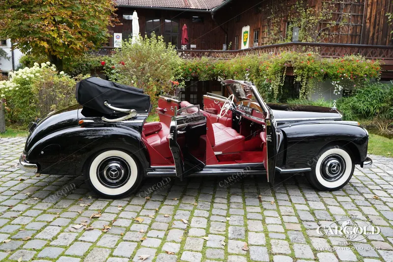 Mercedes-Benz 300 Adenauer Cabriolet D 4