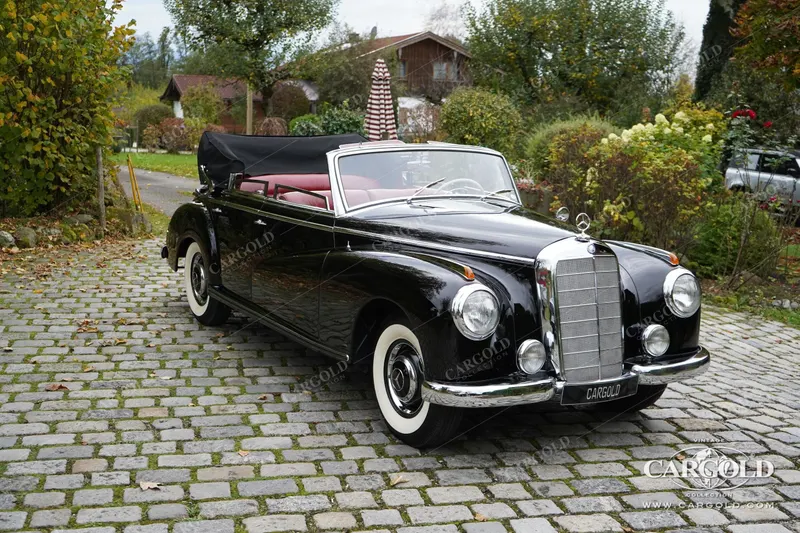 Mercedes-Benz 300 Adenauer Cabriolet D 10