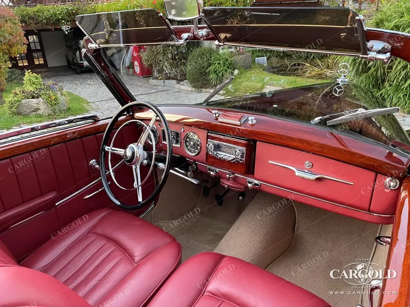 Mercedes-Benz 220 Cabriolet A 3