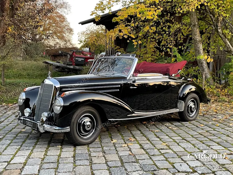 Mercedes-Benz 220 Cabriolet A 2