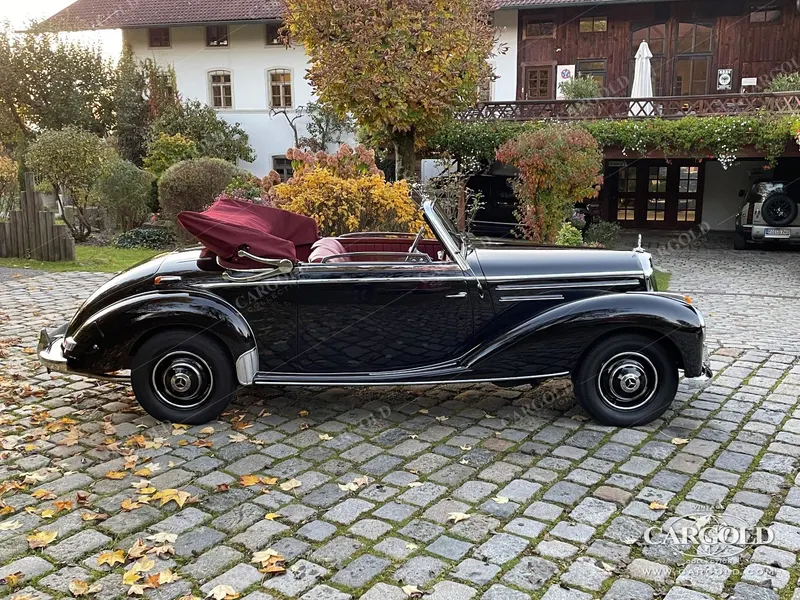 Mercedes-Benz 220 Cabriolet A 4