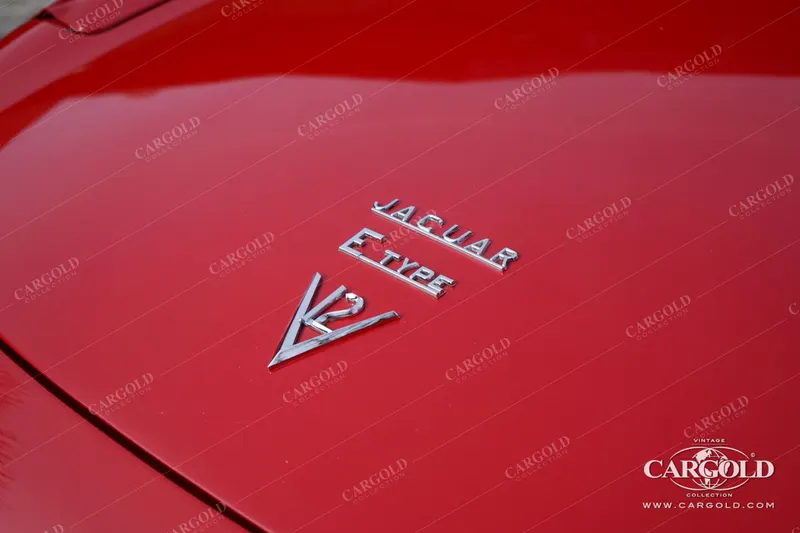 Jaguar E-Type S III Roadster 9