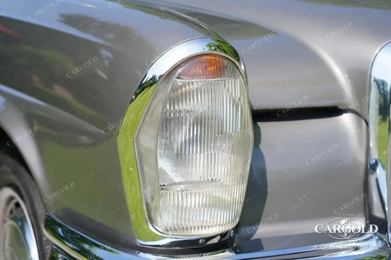 Mercedes-Benz 280 SE Cabriolet 13